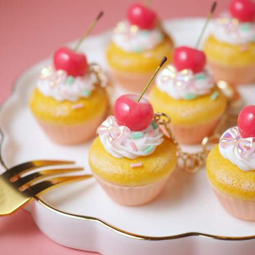 チェリーカップケーキキーホルダー キーホルダー Fairy Candy 通販