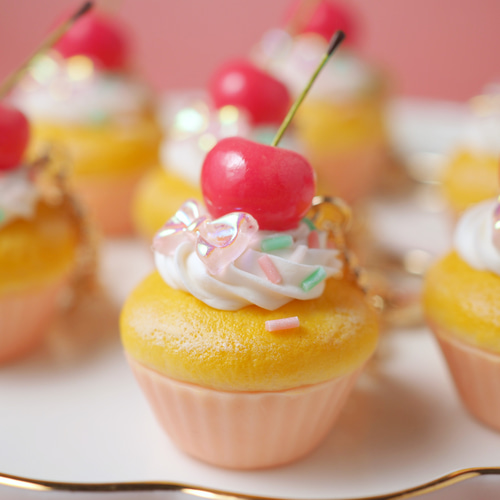 チェリーカップケーキキーホルダー キーホルダー Fairy Candy 通販