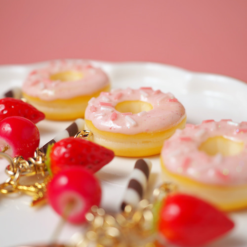 Mr.ドーナツとみせかけプリンです ZARA キーホルダー Mr.ドーナツと