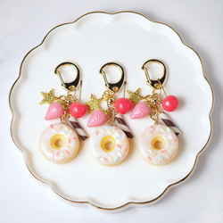 いちごロールケーキキーホルダー キーホルダー Fairy Candy 通販