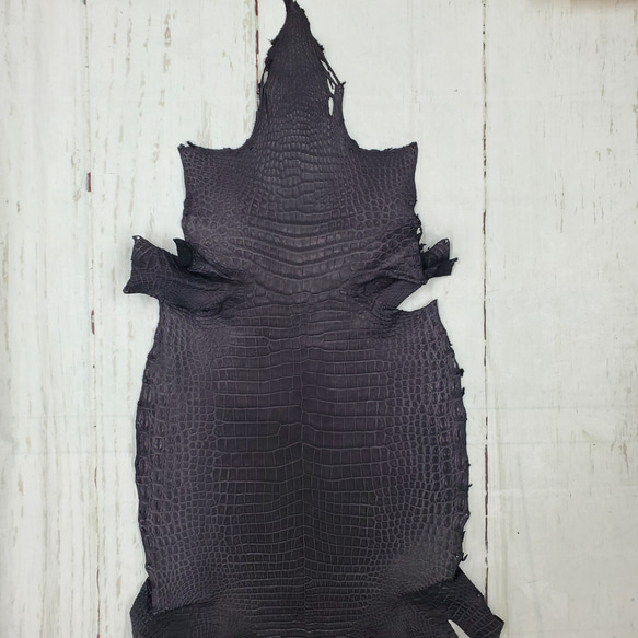 ワニ革 クロコ アンティークマット仕上げ オールドチャコール（グレー