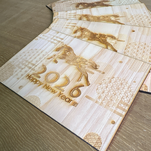 年賀状 ヒノキ 木製 おもしろ 2026 午 馬 桧 檜 ポストカード Ichiha