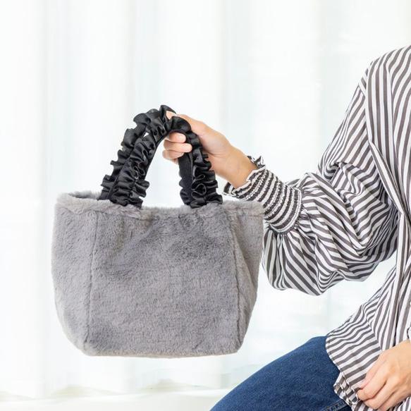 ふわふわ もこもこ】 ファーバッグ 大人かわいい 甘すぎない フリル