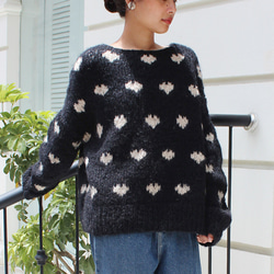 ◉ 溫暖輕盈的冬季針織品 ◉ 手工編織的黑色馬海毛心型針織品 第2張的照片