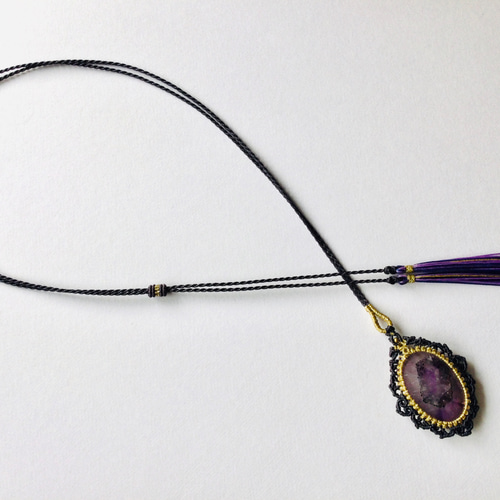 トラピッチェアメジストのマクラメネックレス(チャコール) ネックレス