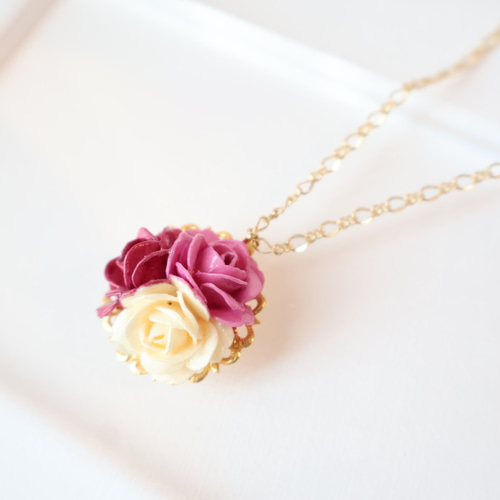 ピンクの薔薇のブーケのネックレス バラのブーケネックレスDピンク ネックレス・ペンダント Hana with