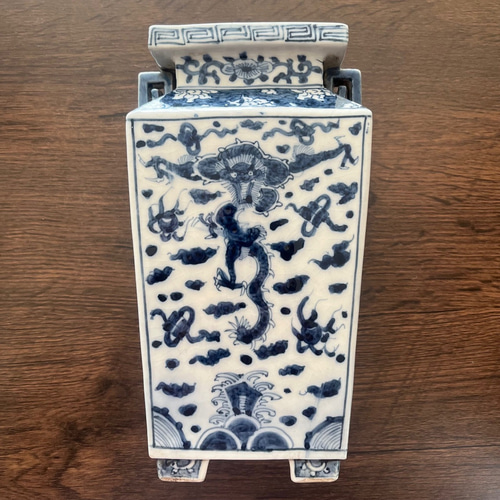 九谷 染付 色絵 仙人細密絵付花瓶 壷 古美術品(花器花入) 九谷焼】色絵梅樹文 瓢箪型花瓶｜九谷仙龍作｜昭和期｜赤・金・白の梅