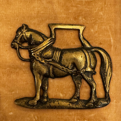 イギリスのアンティーク ホースブラス65 馬飾り その他素材 RUI