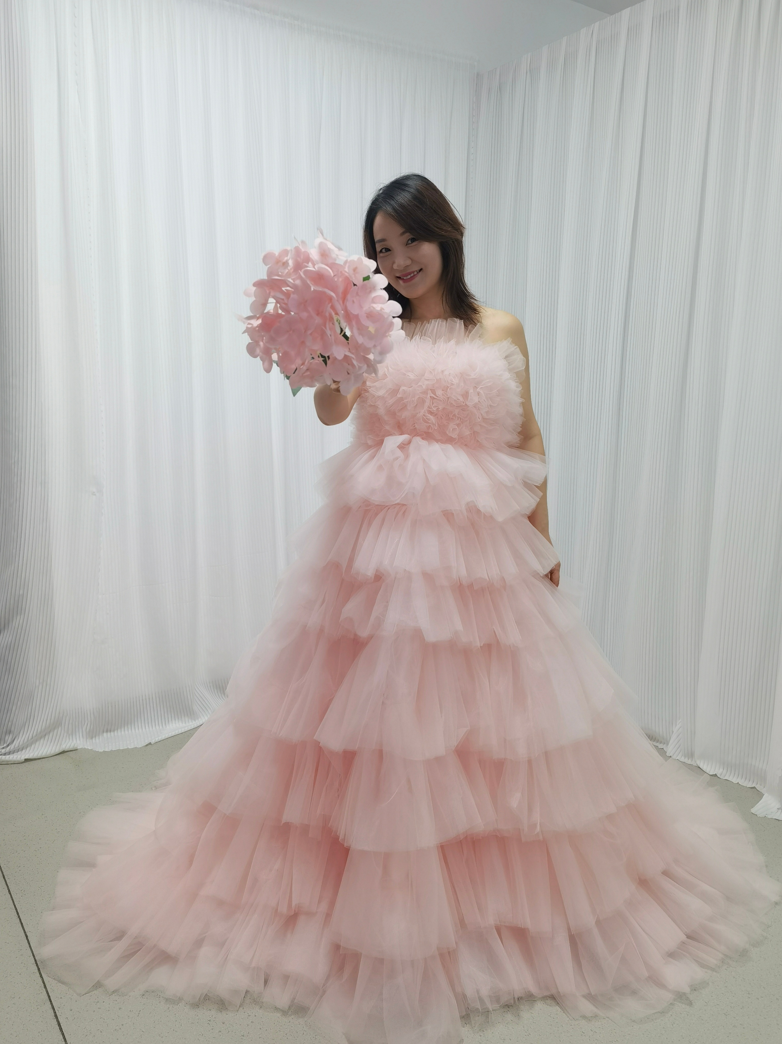 送料無料！カラードレス 薄ピンク ベアトップ ふわふわドレス 編み上げ ブライダル 華やか 結婚式