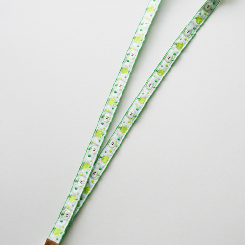 青りんごのネックストラップ ネックストラップ green circles