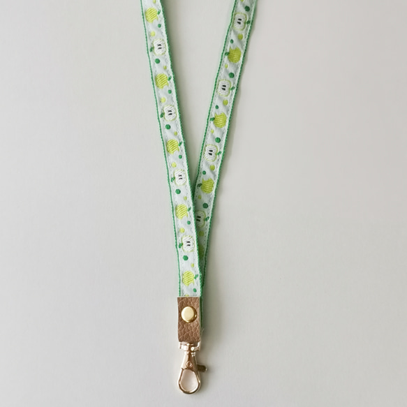 Apple ネックストラップりんごシールおまけ付き