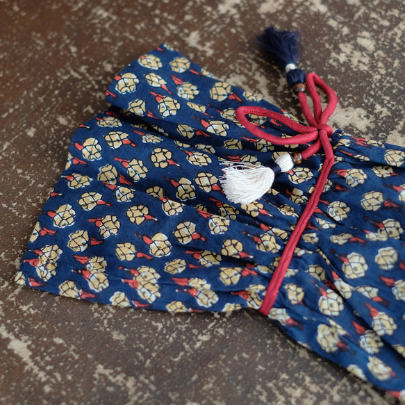 【補貨】獨特刺繡緞帶和流蘇設計！印花長袖連身裙（24w-11）海軍藍 第14張的照片