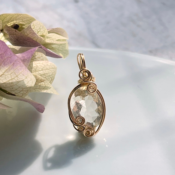 宝石質リビアングラス✨ワイヤーラッピングペンダントトップ 宝石質リビアングラス✨ワイヤーラッピングペンダントトップ