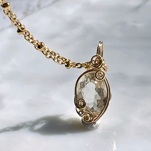 宝石質リビアングラス✨ワイヤーラッピングペンダントトップ 宝石質リビアングラス✨ワイヤーラッピングペンダントトップ