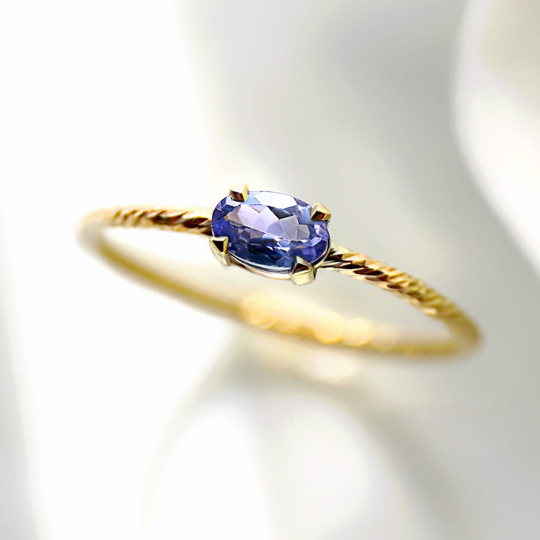 14kgf タンザナイトのスパークルリング