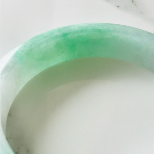 B8010-0137】ジェイド 翡翠 ヒスイ バングル 一点もの ミャンマー産