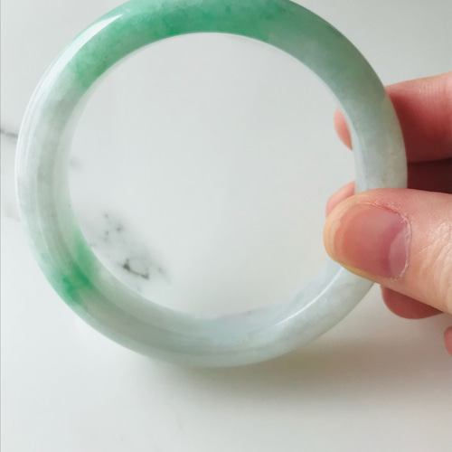 B8010-0137】ジェイド 翡翠 ヒスイ バングル 一点もの ミャンマー産