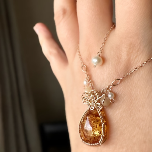 バルティックアンバーの14kgfワイヤーブレスレット バルティックアンバーの14kgfワイヤーブレスレット ブレスレット