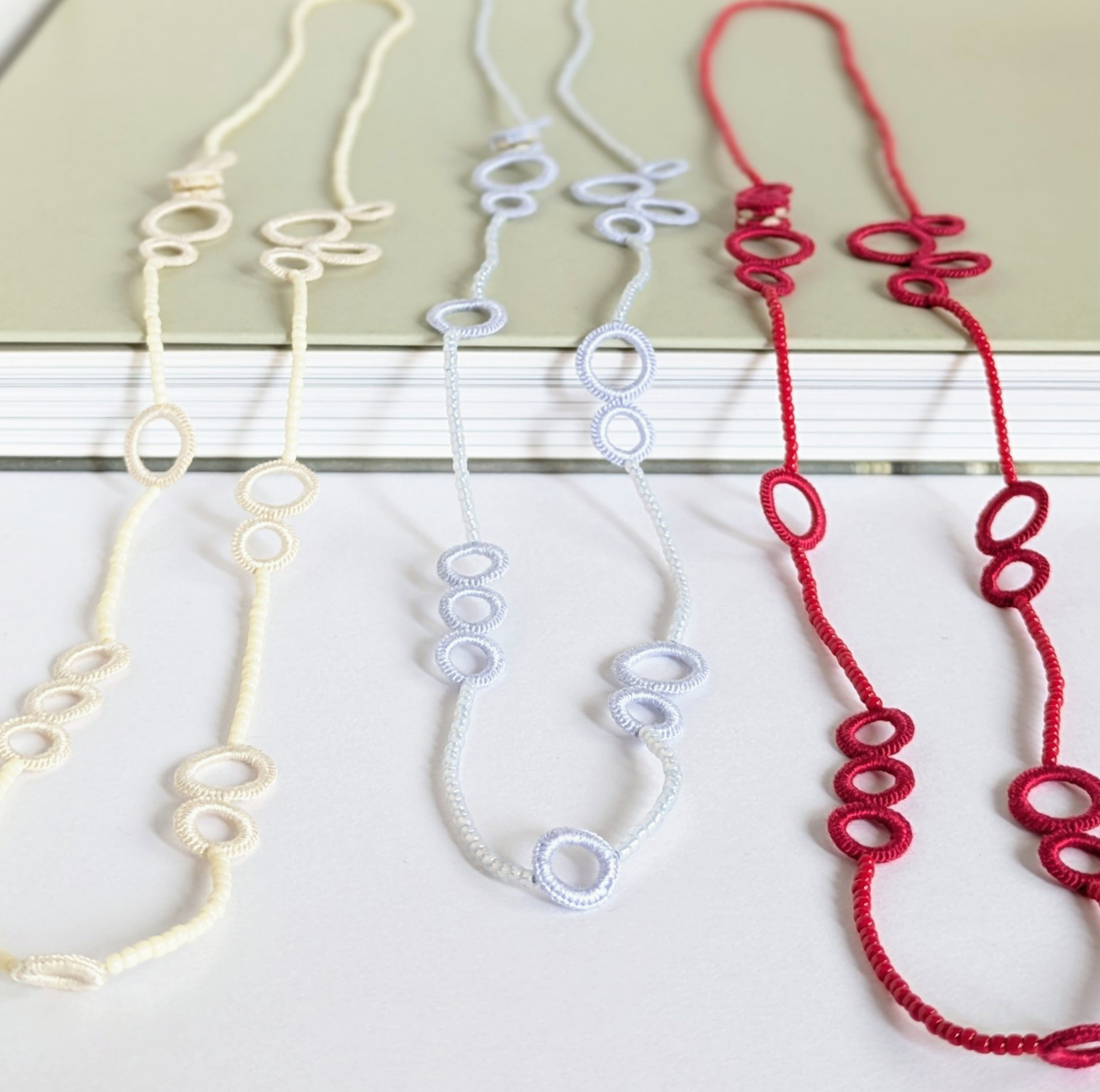 泡のネックレス(long)-ライト