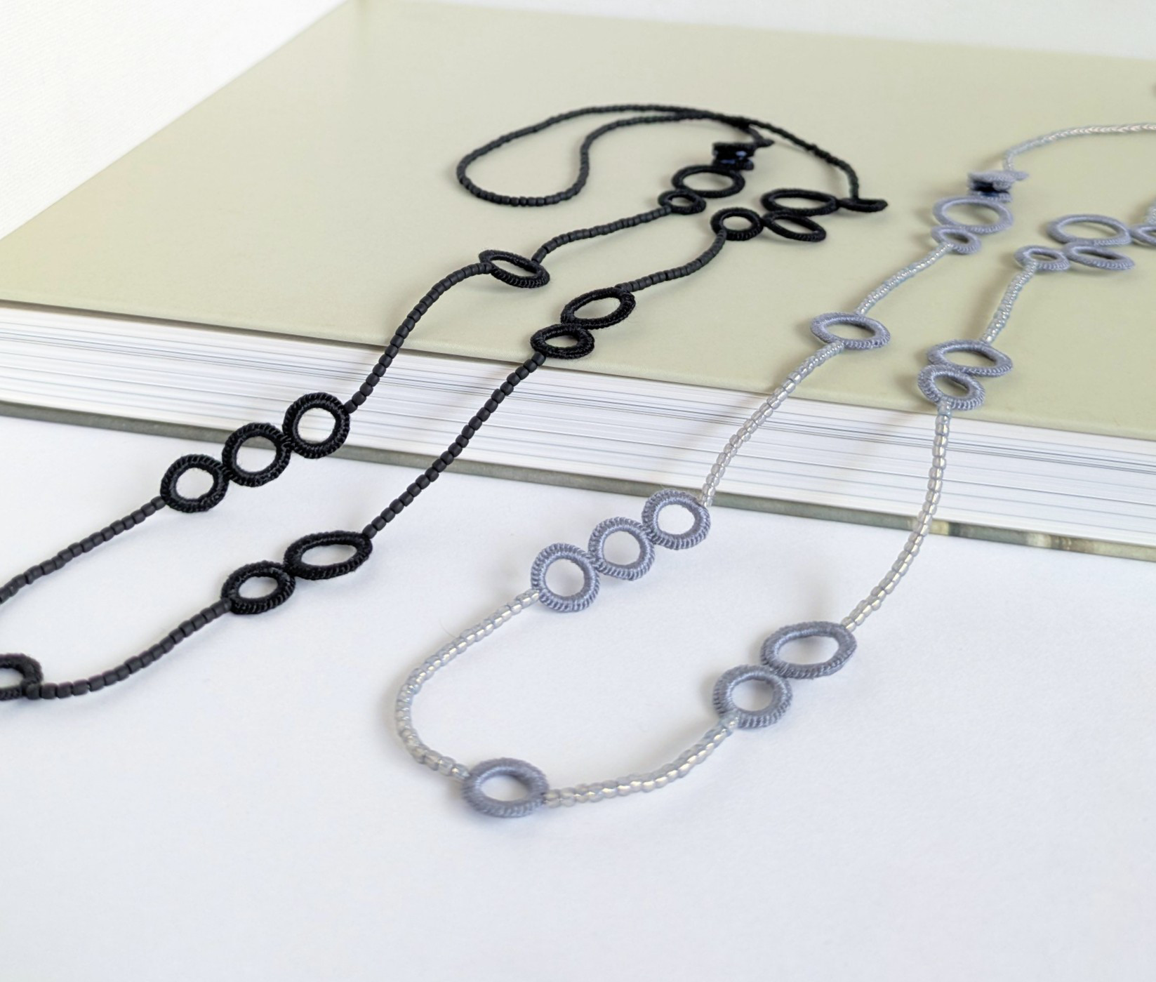 泡のネックレス(long)-ダーク