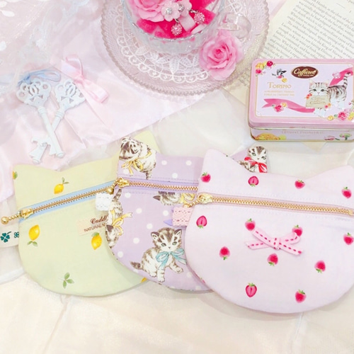 ネコの形のポーチ ネコフェイス フラットポーチ ネコ ねこ 猫 cat  