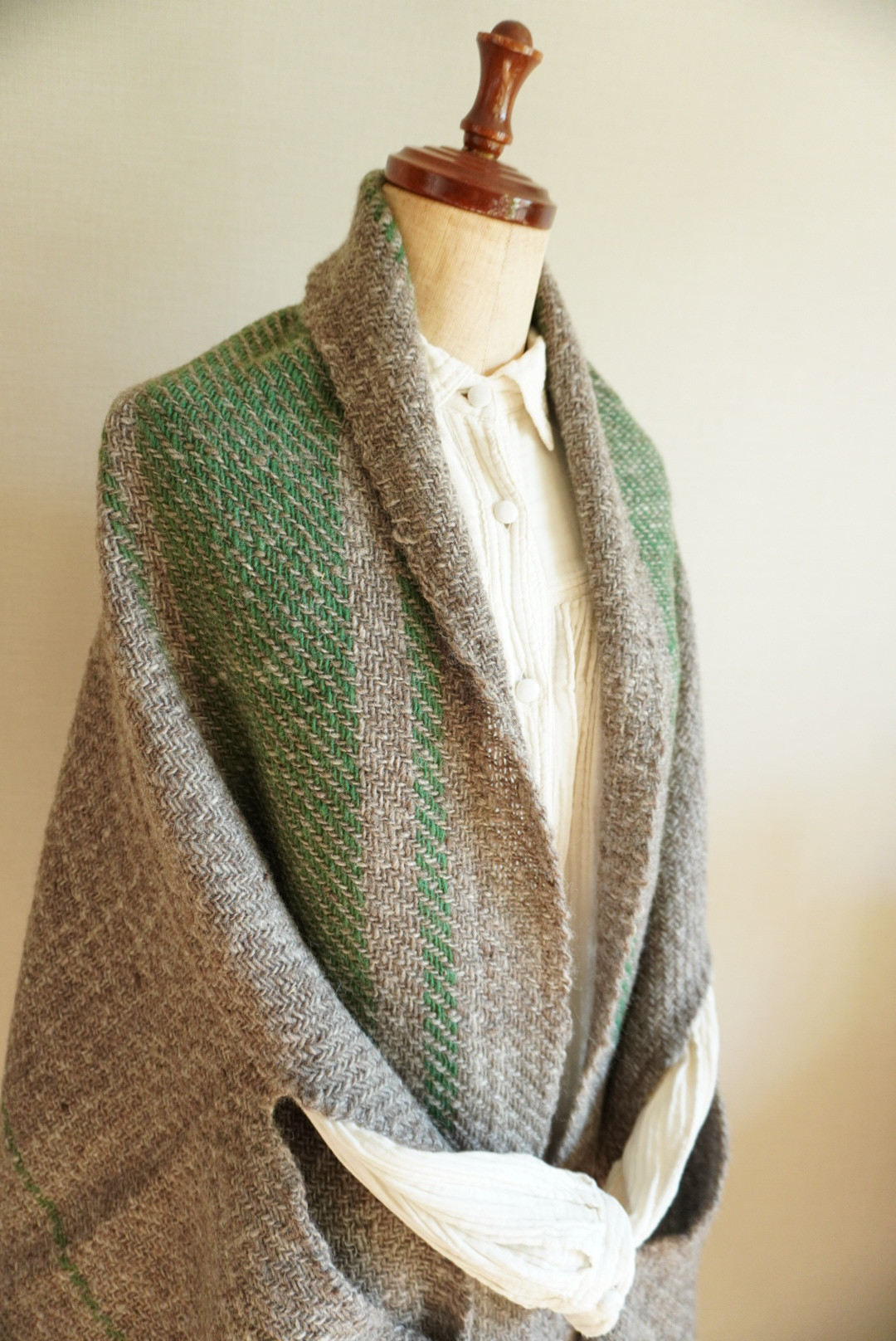 ホームスパン 着るショール　グリーンライン