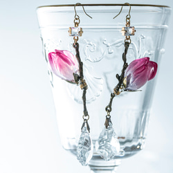 硝子木蓮の一輪耳飾り（白オパール・赤紫、その他） 4枚目の画像