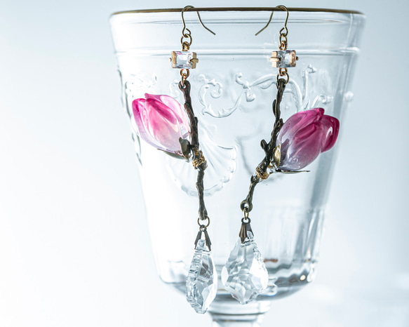 硝子木蓮の一輪耳飾り（白オパール・赤紫、その他） 4枚目の画像