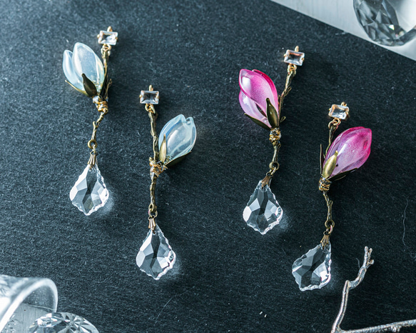 硝子木蓮の一輪耳飾り（白オパール・赤紫、その他） 3枚目の画像