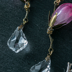 硝子木蓮の一輪耳飾り（白オパール・赤紫、その他） 9枚目の画像