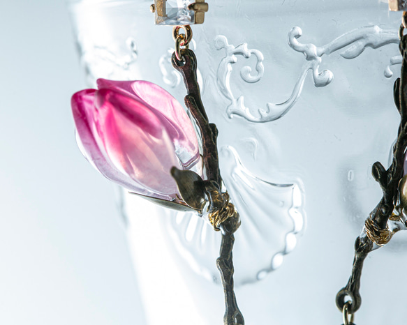 硝子木蓮の一輪耳飾り（白オパール・赤紫、その他） 12枚目の画像