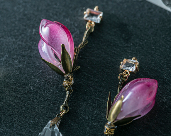 硝子木蓮の一輪耳飾り（白オパール・赤紫、その他） 8枚目の画像