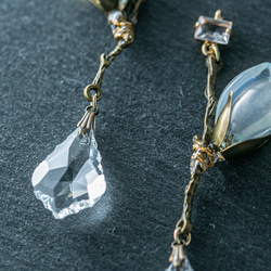 硝子木蓮の一輪耳飾り（白オパール・赤紫、その他） 7枚目の画像