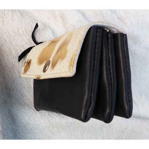 A.D.M.J. ハラコ コンパクト財布 ハラコレザーの3層コンパクト財布/3miru-harako その他ミニ財布