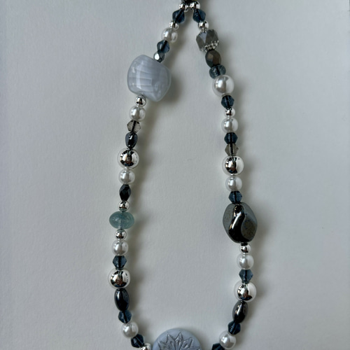 ガラスビーズストラップ ビーズ みい 通販 18353512｜Creema(クリーマ)