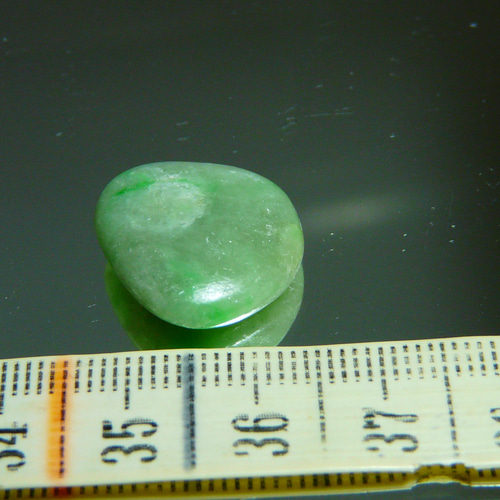 K647【ビルマ カチン産】 天然本ひすい 翡翠 ヒスイ原石（タンブル