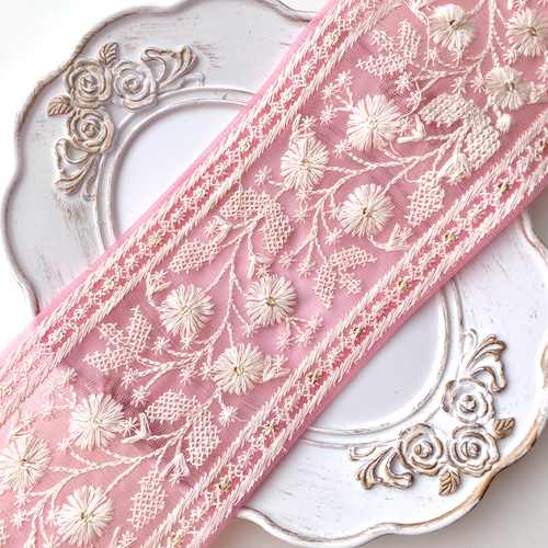 499 【 幅：8cm 】 インド刺繍リボン ピンク チュール ホワイト