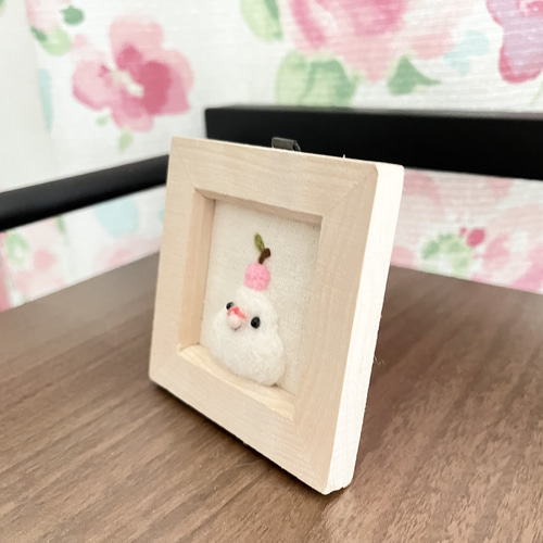 白文鳥 羊毛フェルト刺繍 インテリア タペストリー・壁掛け モカ 白文鳥 羊毛フェルト刺繍 インテリア タペストリー・壁掛け モカ