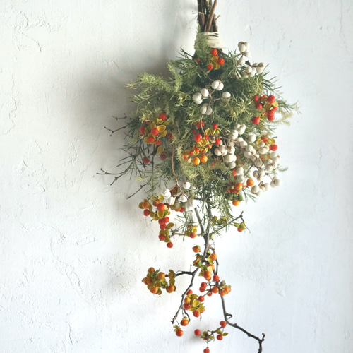 ツルウメモドキとナンキンハゼのスワッグ 長さ55cm ドライフラワー 秋