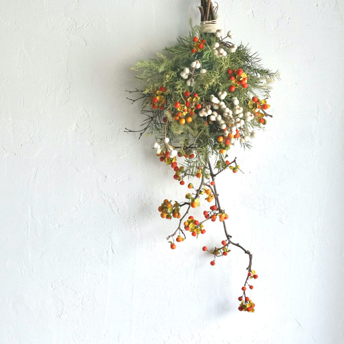 ツルウメモドキとナンキンハゼのスワッグ 長さ55cm ドライフラワー 秋