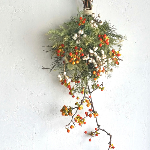 ツルウメモドキとナンキンハゼのスワッグ 長さ55cm ドライフラワー 秋