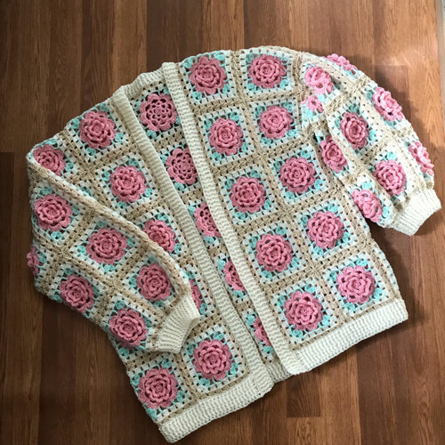 ☆立体お花モチーフのカーディガン☆編み物 セーター トップス