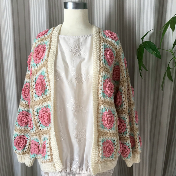 ☆立体お花モチーフのカーディガン☆編み物 セーター トップス