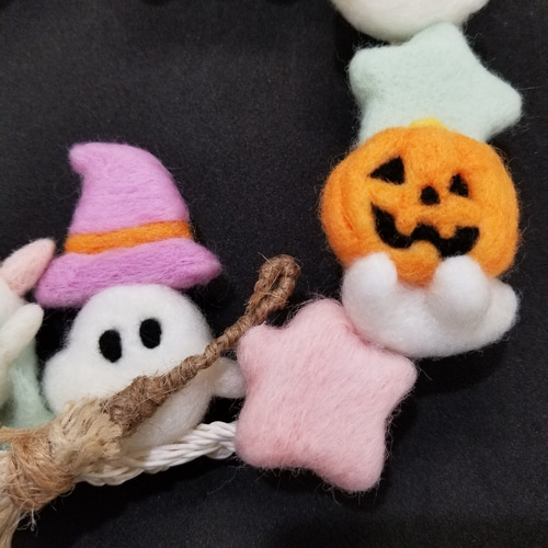 【さくら桃様】ハロウィン飾り 羊毛フェルト ハンドメイド さくら桃様】ハロウィン飾り 羊毛フェルト ハンドメイド