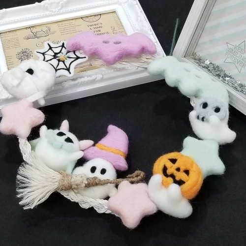 ハロウィンリース ～ やさしいパステルカラー お化けたちの