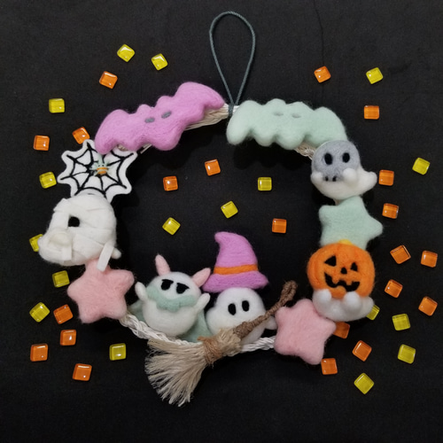 ハロウィンリース ～ やさしいパステルカラー お化けたちの