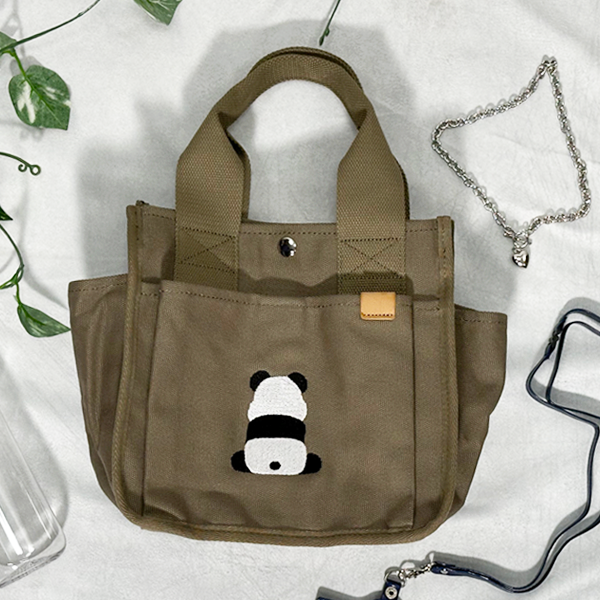 選べる6色展開】背中パンダの刺繍 たくさんポケット付き