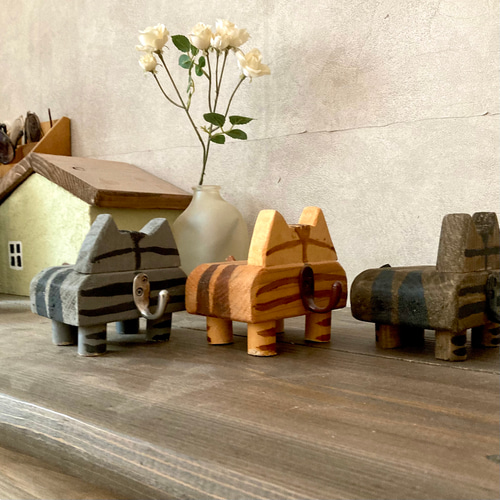 猫のアクセサリートレイ 小物置き カードホルダー ミニトレー 猫型