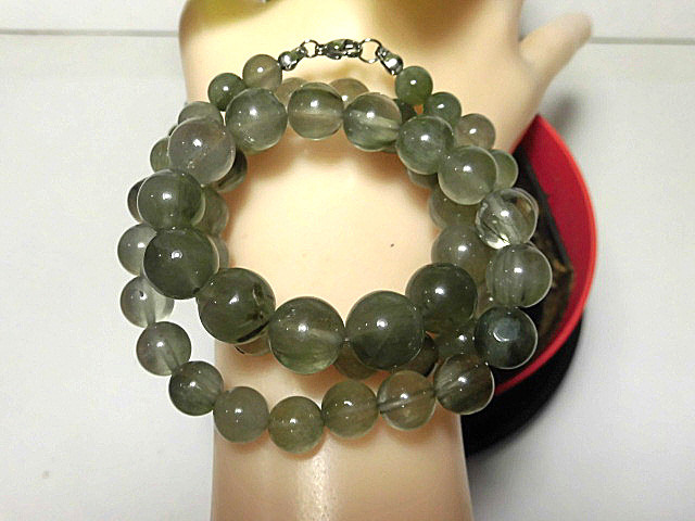 天然石 グリーンルチルクォーツ7.3mm〜11.6mm玉ネックレス 　　240101927