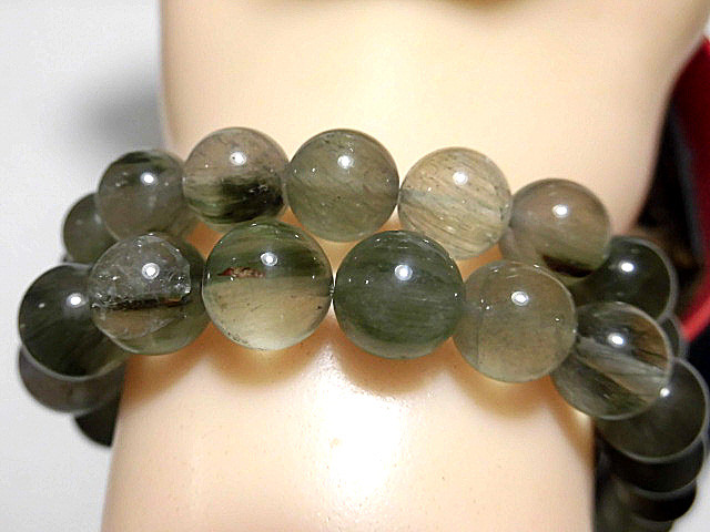 天然石 グリーンルチルクォーツ7.3mm〜11.6mm玉ネックレス 　　240101927